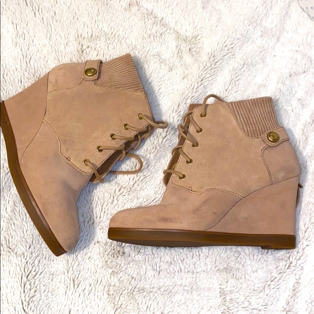 Shoes - Picture 1 of 3